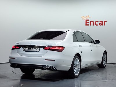 MERCEDES-BENZ E-CLASS - 3