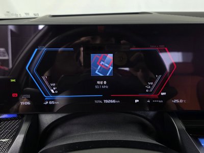 2025 BMW M5 缩略图 11