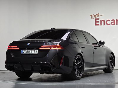2025 BMW M5 照片 3