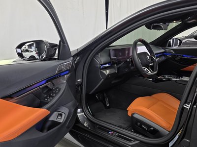 2025 BMW M5 缩略图 13