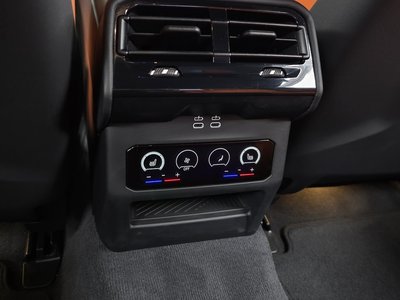 2025 BMW M5 缩略图 25