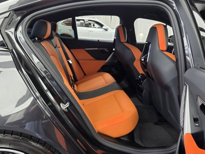 2025 BMW M5 缩略图 18