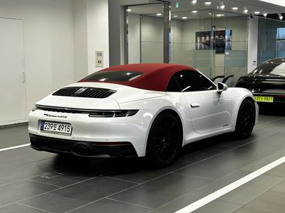 PORSCHE 911 - 4