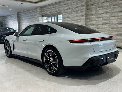 2021 Porsche TAYCAN 照片 8