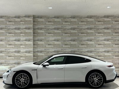 2021 Porsche TAYCAN 照片 13