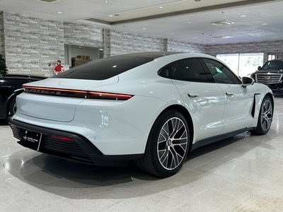 2021 Porsche TAYCAN 照片 12