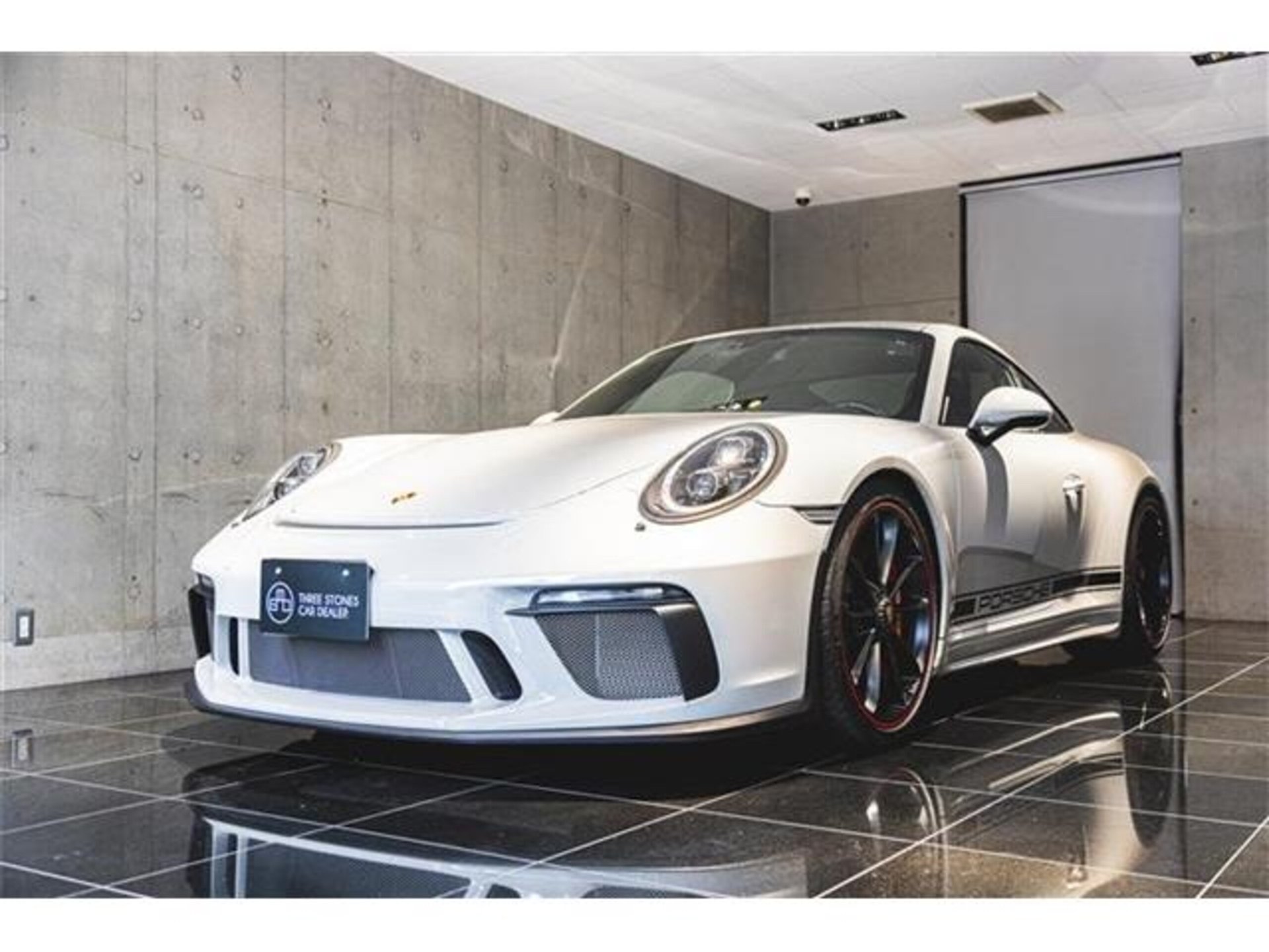 PORSCHE 911 - View 1