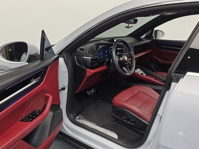 صورة 10 لـ 2025 Porsche MACAN