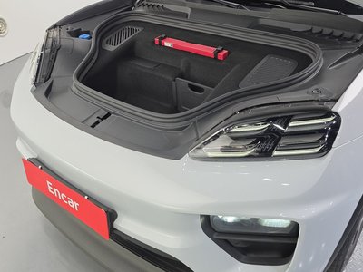صورة 7 لـ 2025 Porsche MACAN