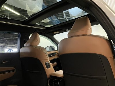 صورة 10 لـ 2024 Toyota CROWN SPORT