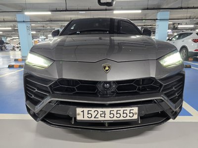 LAMBORGHINI URUS - 1