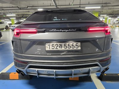 LAMBORGHINI URUS - 3
