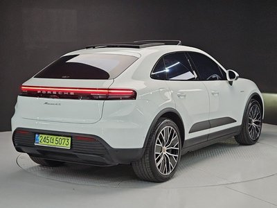 2025 Porsche MACAN 照片 3