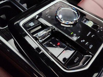 2025 BMW 7 SERIES thumbnail 12