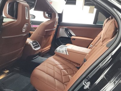 2025 BMW 7 SERIES thumbnail 28