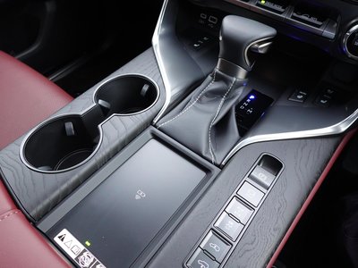 2025 Lexus LX thumbnail 19