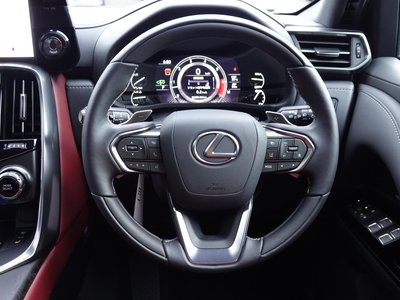 2025 Lexus LX thumbnail 23