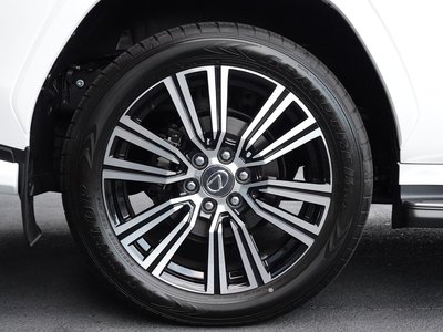 2025 Lexus LX thumbnail 52
