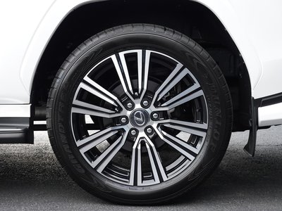 2025 Lexus LX thumbnail 54