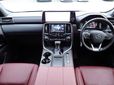 2025 Lexus LX thumbnail 21