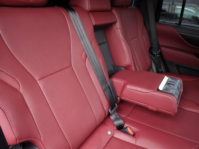 2025 Lexus LX thumbnail 37