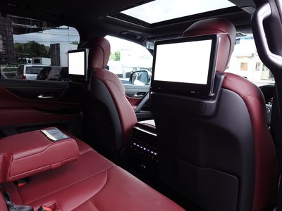 2025 Lexus LX thumbnail 36