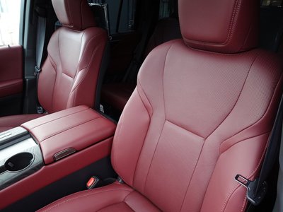 2025 Lexus LX thumbnail 31