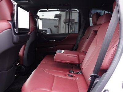 2025 Lexus LX thumbnail 39