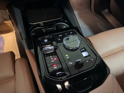 صورة 9 لـ 2025 BMW 5 SERIES
