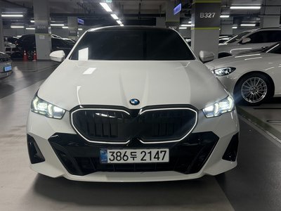 BMW 5 SERIES - 1