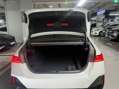 BMW 5 SERIES - 4