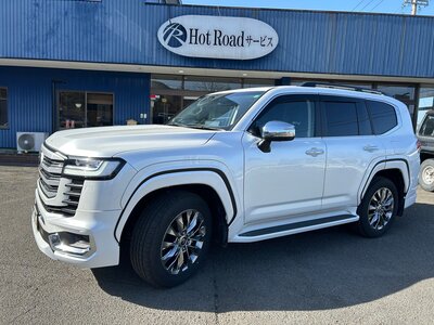 TOYOTA LAND CRUISER 300