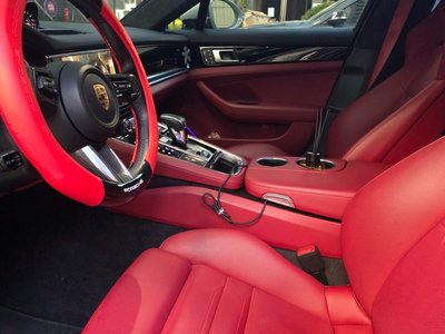 PORSCHE PANAMERA - 4