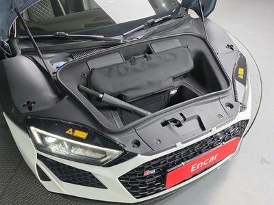 AUDI R8 - 7