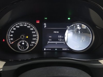 2021 Genesis GV70 — миниатюра 11