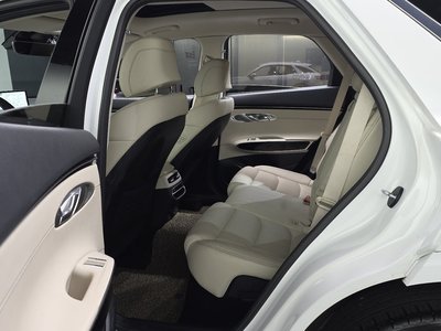 2021 Genesis GV70 — миниатюра 16