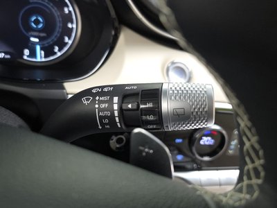 2021 Genesis GV70 — миниатюра 28