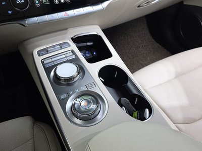 2021 Genesis GV70 — миниатюра 12
