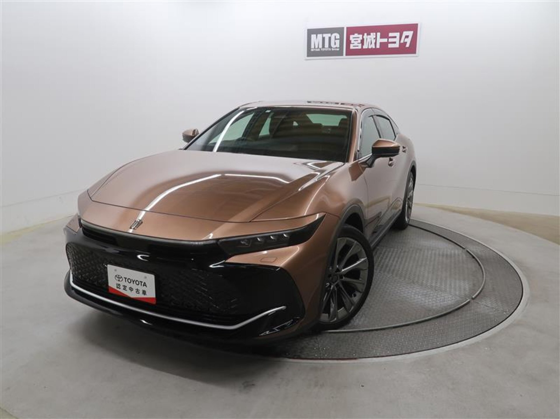 TOYOTA CROWN CROSSOVER - View 1