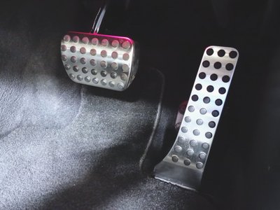 MERCEDES-BENZ E-CLASS - 9