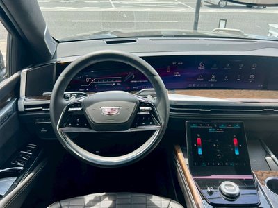 صورة مصغرة 39 لـ 2025 Cadillac ESCALADE