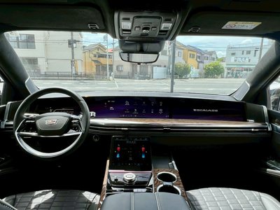 صورة مصغرة 38 لـ 2025 Cadillac ESCALADE