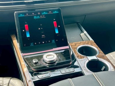 صورة مصغرة 43 لـ 2025 Cadillac ESCALADE