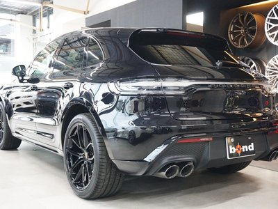 PORSCHE MACAN - 3
