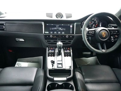 PORSCHE MACAN - 7