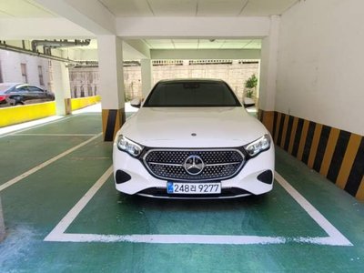 MERCEDES-BENZ E-CLASS - 1