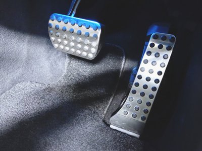 MERCEDES-BENZ EQC - 9