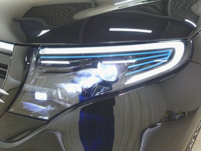 MERCEDES-BENZ EQC - 3