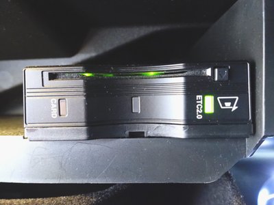 MERCEDES-BENZ EQC - 10