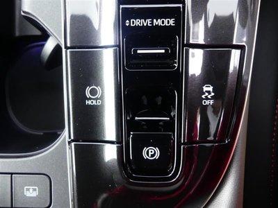 TOYOTA CROWN CROSSOVER - 7